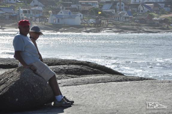 O Joca e a Ixa na Punta del Diablo, no litoral do Uruguai